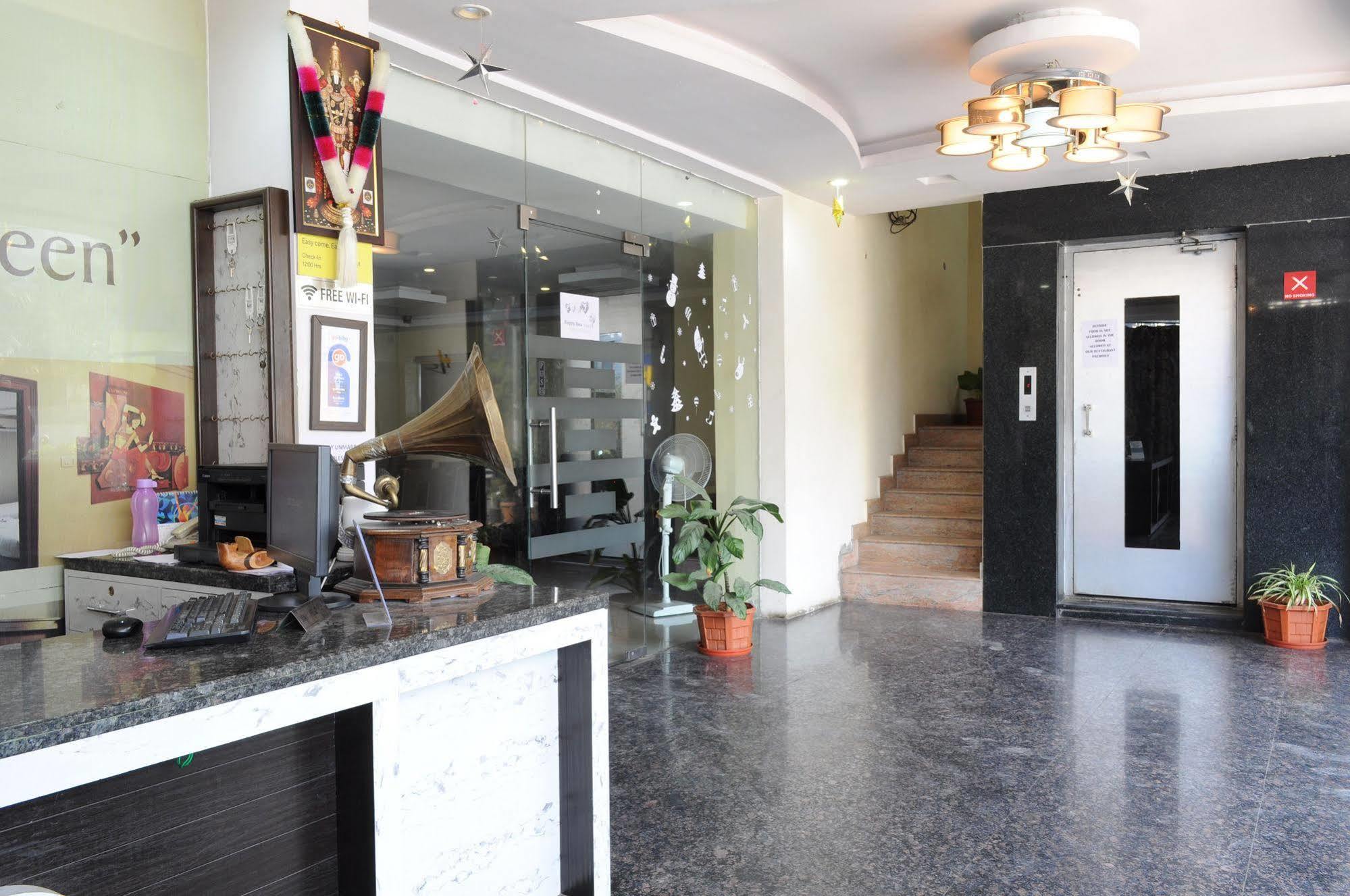 Oyo 17375 My Place Kondapur Hicc Hyderabad Exterior foto